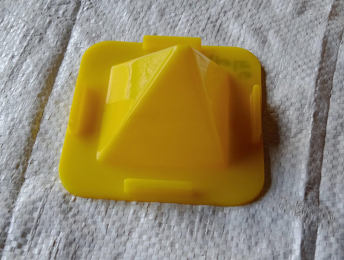 Portable Pyramid Stand