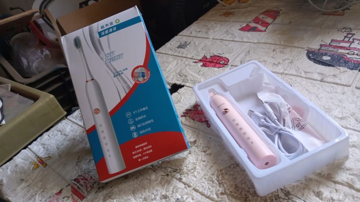 Electric Toothbrush for Adults & Teens – Deep Cleaning with Extra Brush Heads
